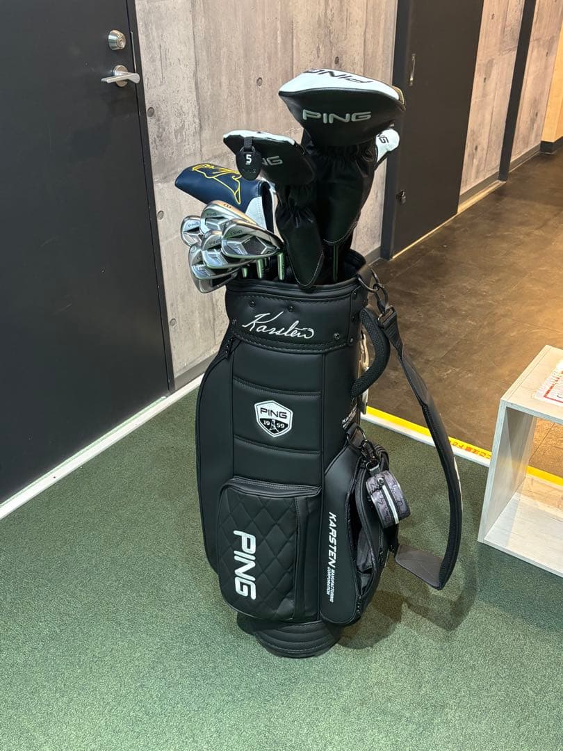 ping 2024モデル、スリムタイプキャディーバック。