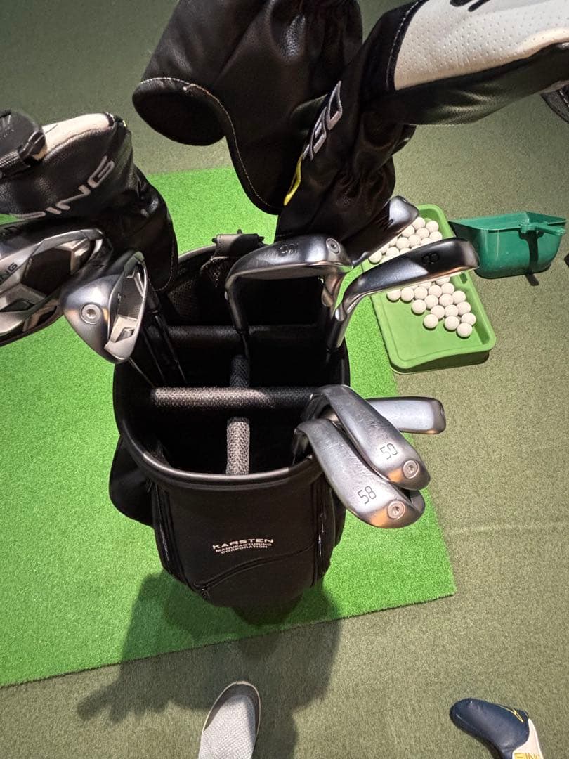 ping 2024モデル、スリムタイプキャディーバック。