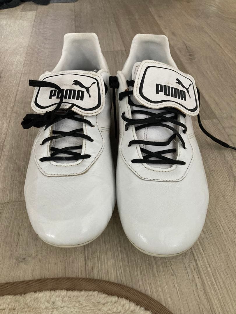 PUMA ホワイト サッカーシューズ スパイク