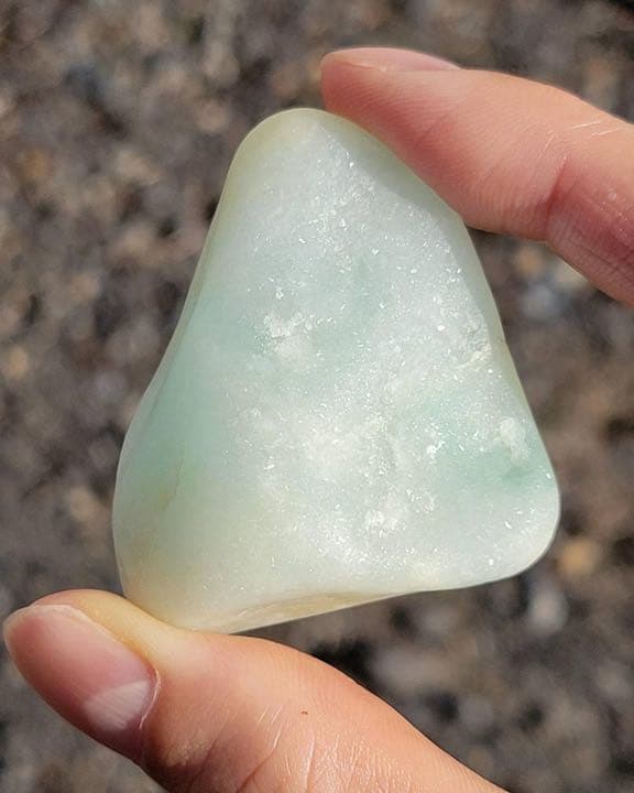 海石　糸魚川　翡翠　市振　アイスジェイド　コバルト　青　グリーン