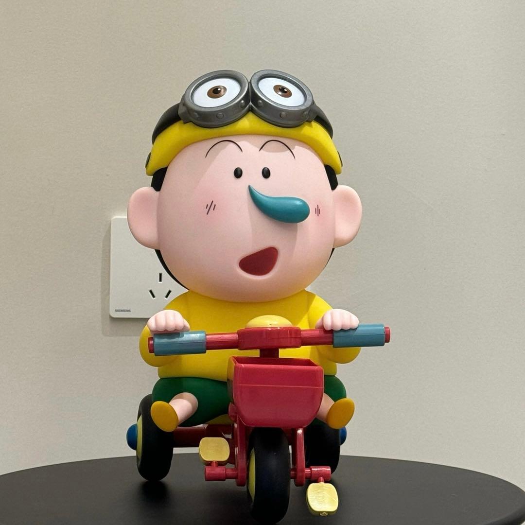 クレヨンしんちゃん 自転車に乗るフィギュア