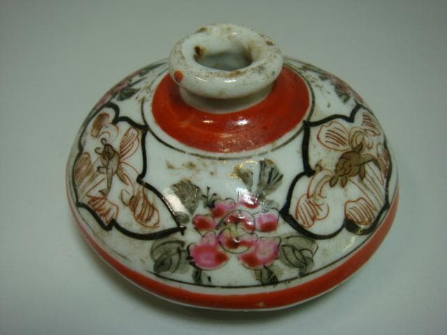 油壺■赤絵の古い油壷 窓兎紋 牡丹 花唐草 一輪挿し 時代物 骨董品 古美術■