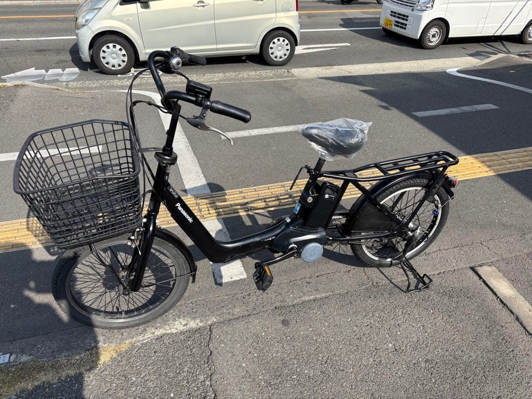 中古20㌅Panasonic電動アシスト自転車　16Ah 大阪　033番