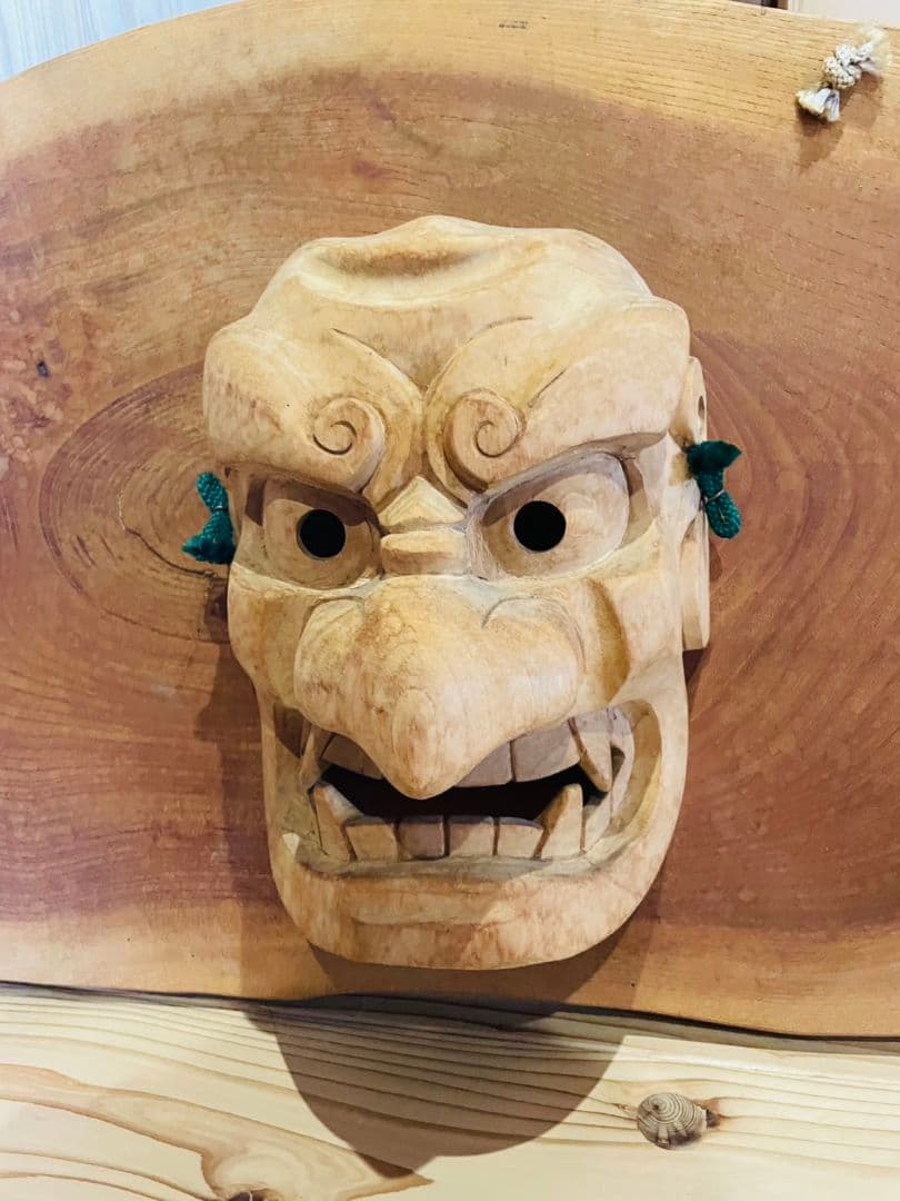 木製 神楽面 鬼面と笑顔の面