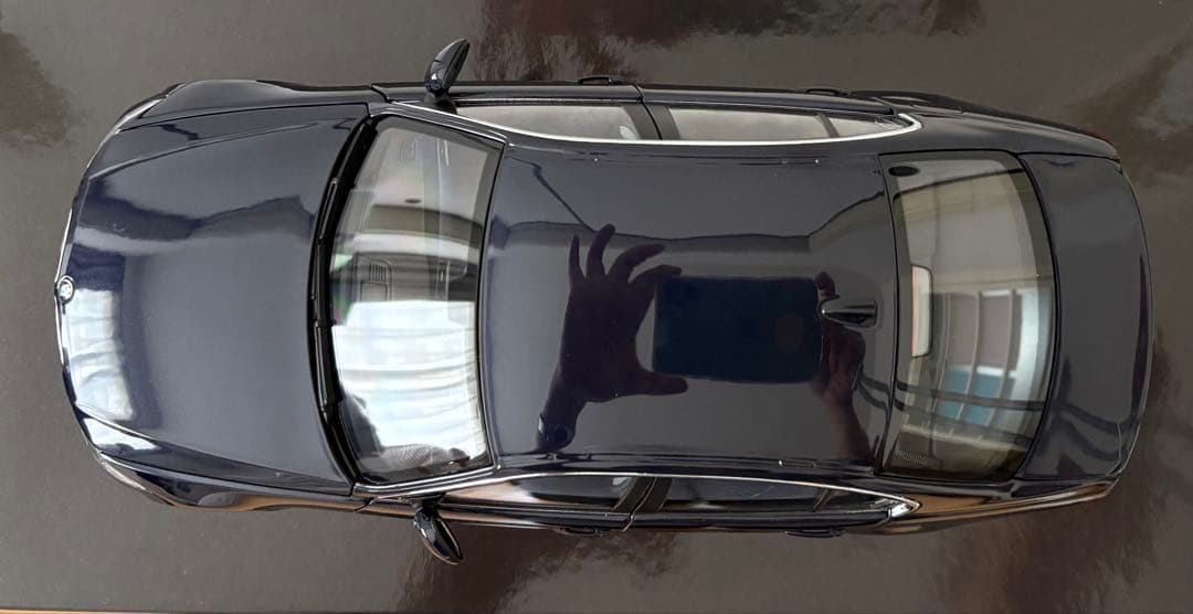 Kyosho  330i Sedan 1:18 ダイキャスト