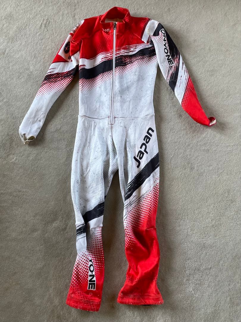 オンヨネ　レーシングワンピー 赤白 グラデーション