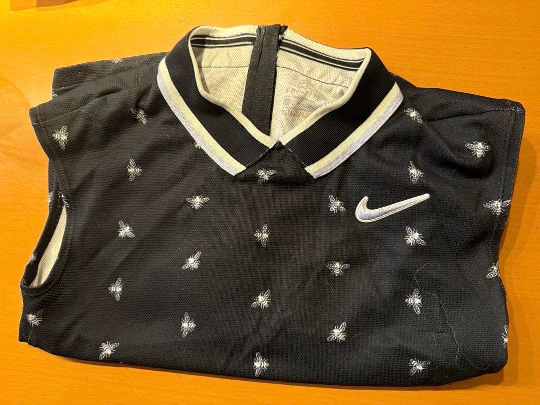 【Nike 】ブラック蜂刺繍トップス2点と花柄スカートセット