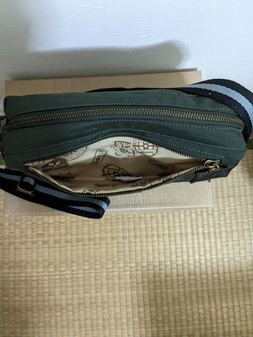 限定版 公式ワンピース ゾロ　　　　　財布&ショルダーバッグセット　　　　販売