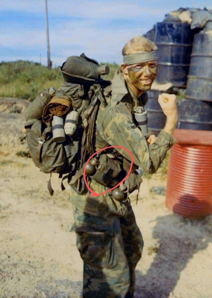 アメリカ軍実物放出品　68年製 M16 20連マガジンポーチ（ナイロン製）