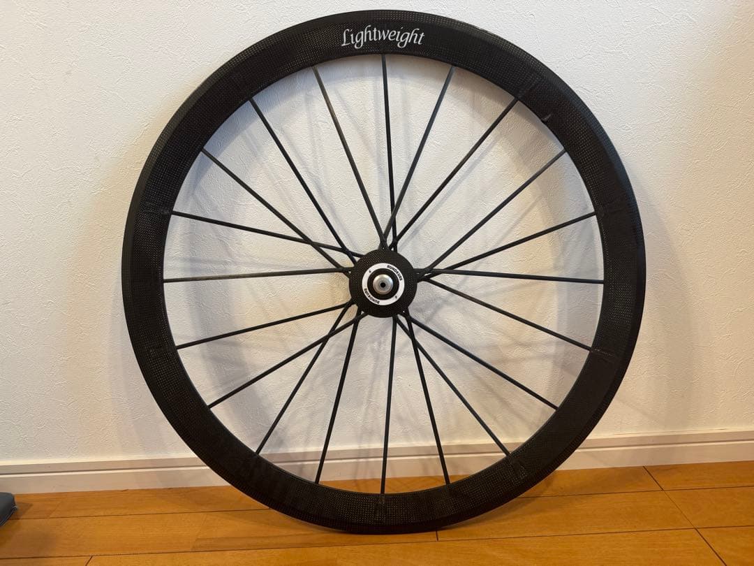 Lightweight Rundkurs チューブラーフロントホイール