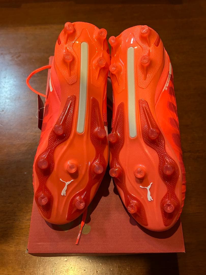 プーマ　キングアルティメットFG/AG（LONG PILE）