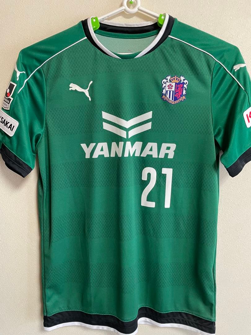 セレッソ大阪　キム・ジンヒョン選手　ユニフォーム　2枚セット(1枚サイン入り)