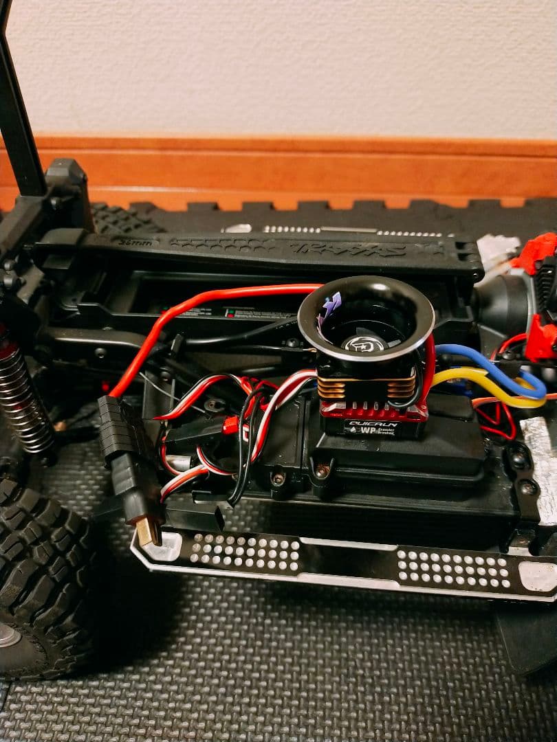 トラクサス　TRX4 ディフェンダー　カスタム