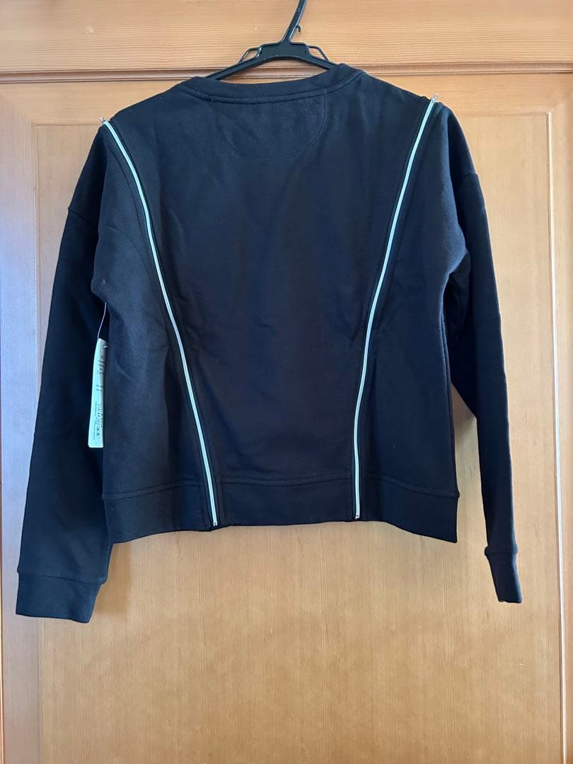 ラッキーインラブ　テニスウェア　黒ファスナー付きトップス　US-Sサイズ　新品