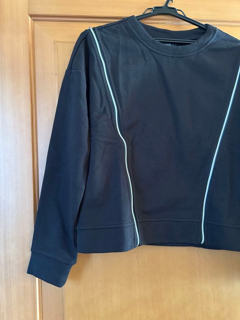 ラッキーインラブ　テニスウェア　黒ファスナー付きトップス　US-Sサイズ　新品