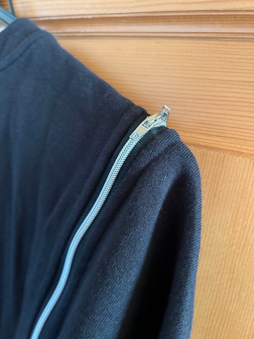 ラッキーインラブ　テニスウェア　黒ファスナー付きトップス　US-Sサイズ　新品