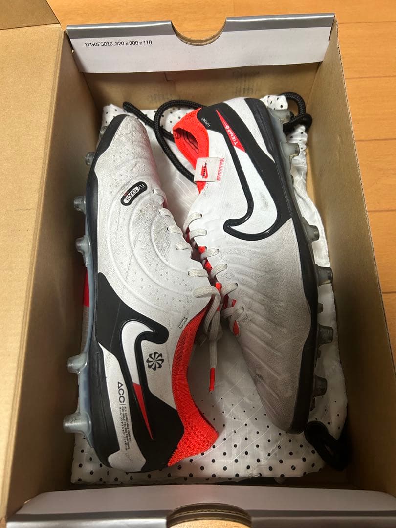 ナイキ レジェンド10 エリート AG-PRO 25.5cm