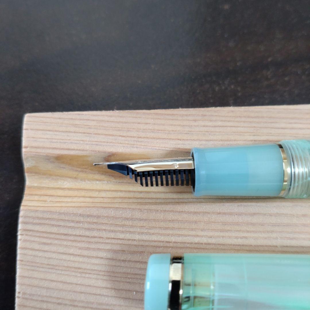 セーラー万年筆　ヴェイリオ　パールミント　字幅f