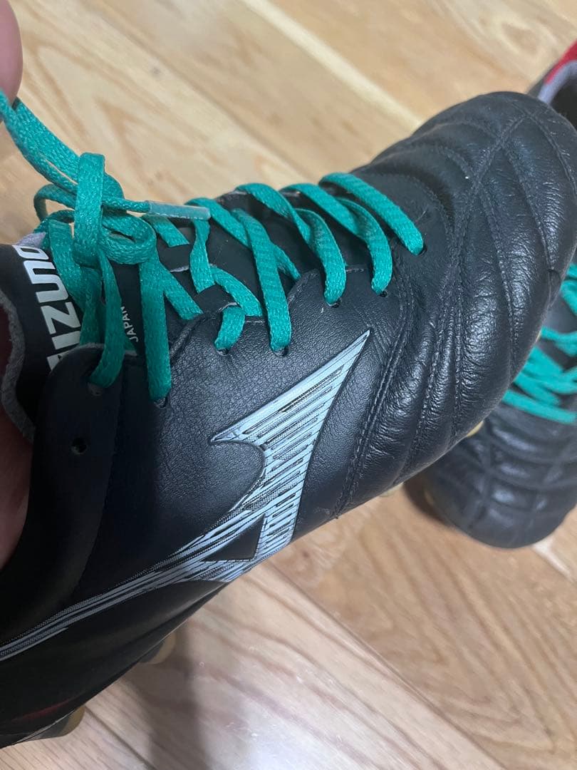 モレリアネオフォー　MORERIA NEO4 美品　サッカースパイク　25