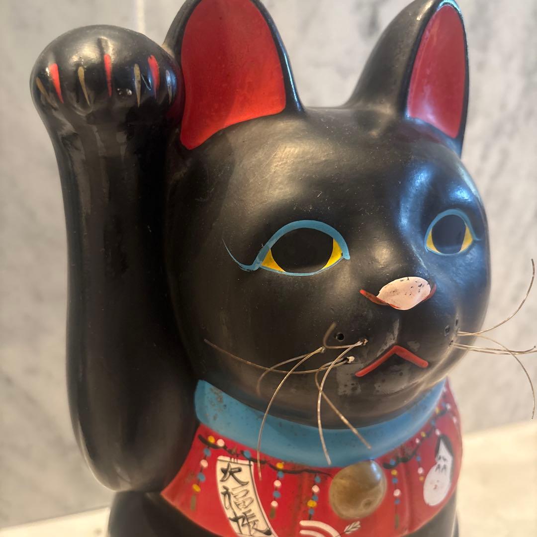 アンティーク妖艶な瞳とシュッとしたお顔立ちおかめさんが福を運ぶ特大招き猫