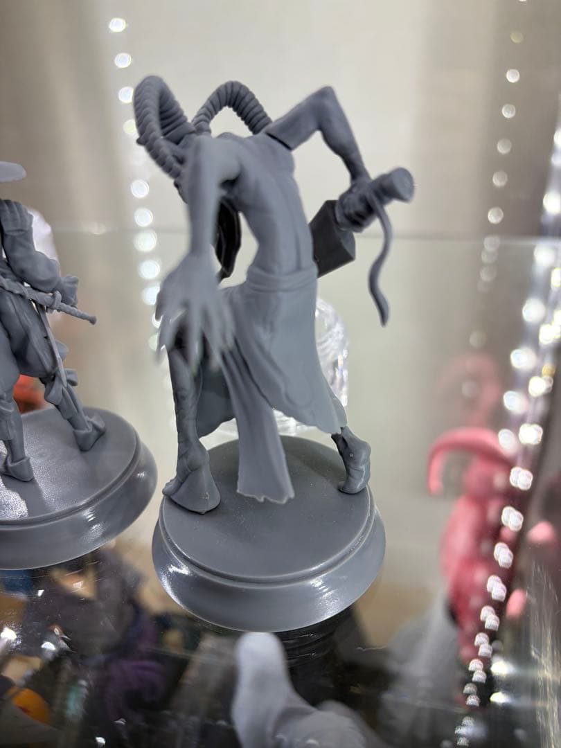 Fate サーヴァント　クラスカード　フィギュア　モニュメント