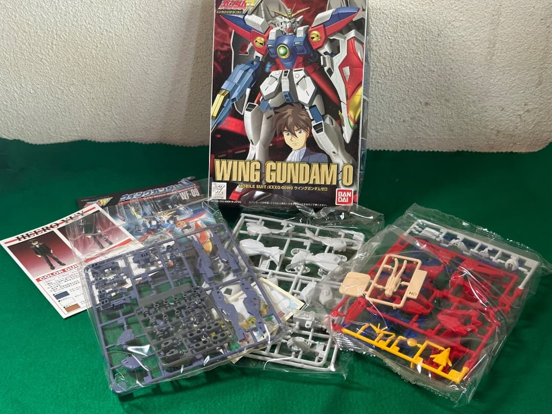 ロボット WING GUNDAM 0 1/144 BANDAI