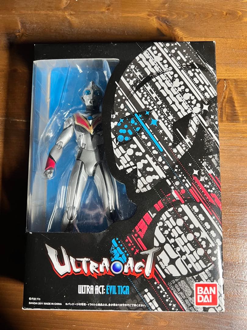 ウルトラアクト セット　カイザーベリアル ウルトラマンティガ　特典付き