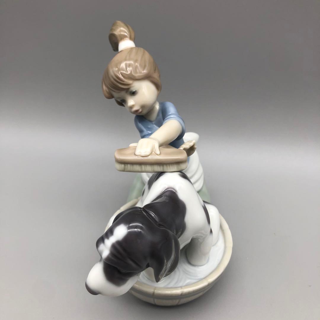 新品未使用⭐️LLADROリヤドロ磁器人形愛犬きれいにしましょうね 箱&保証書付き