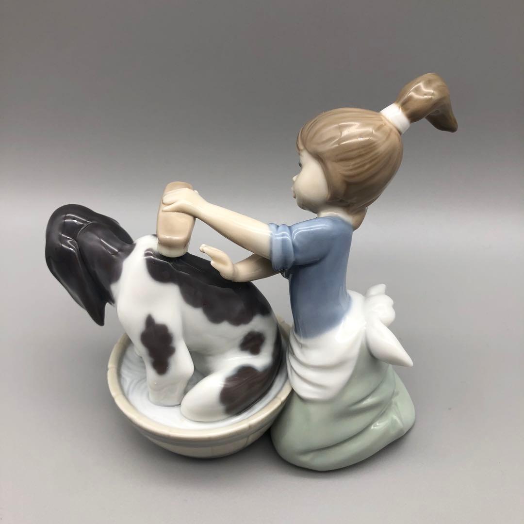 新品未使用⭐️LLADROリヤドロ磁器人形愛犬きれいにしましょうね 箱&保証書付き