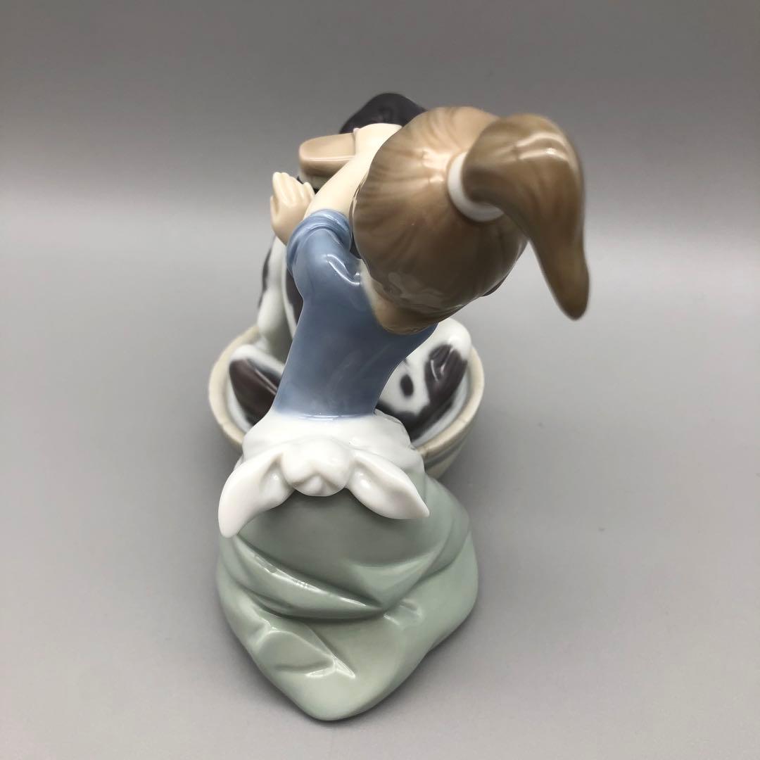 新品未使用⭐️LLADROリヤドロ磁器人形愛犬きれいにしましょうね 箱&保証書付き