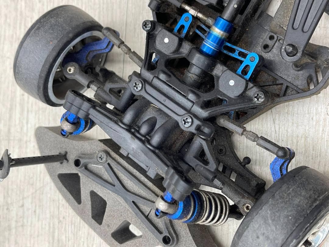 ヨコモ ドリフトパッケージ 4WD シャーシ KOプロポ セドリック 充電器