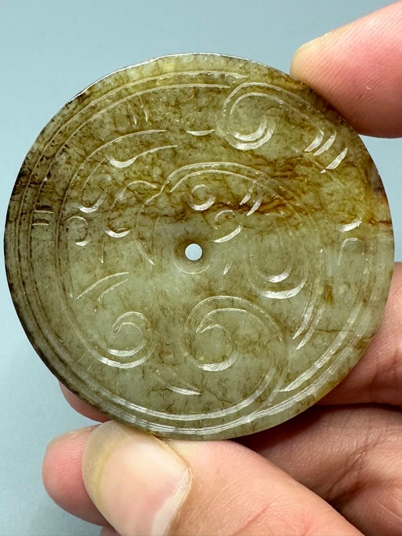 彫刻円盤 2個セット ループタイ　和田玉　古砡　白砡　根付　天然素材 置物骨董