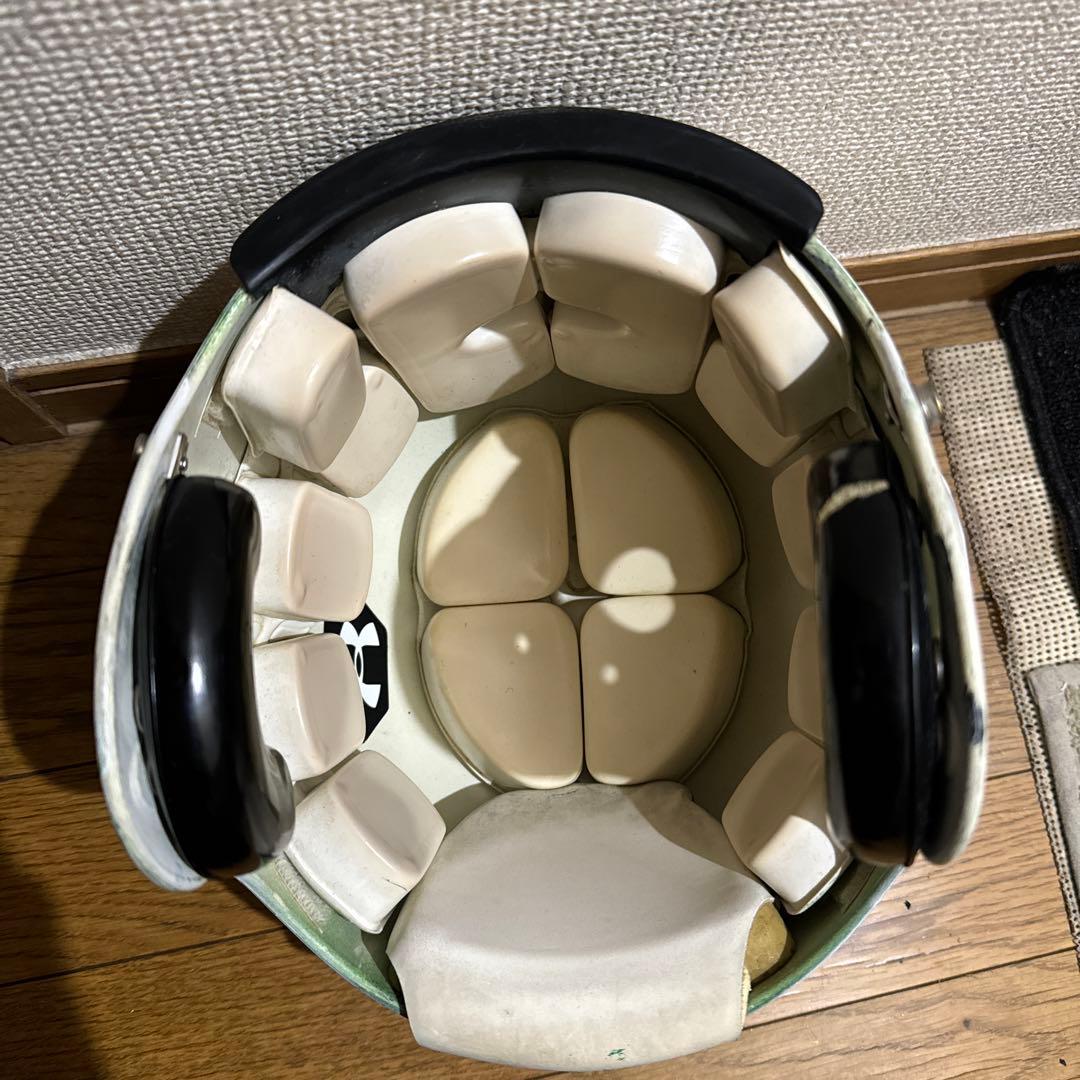 アメリカンフットボールのヘルメット