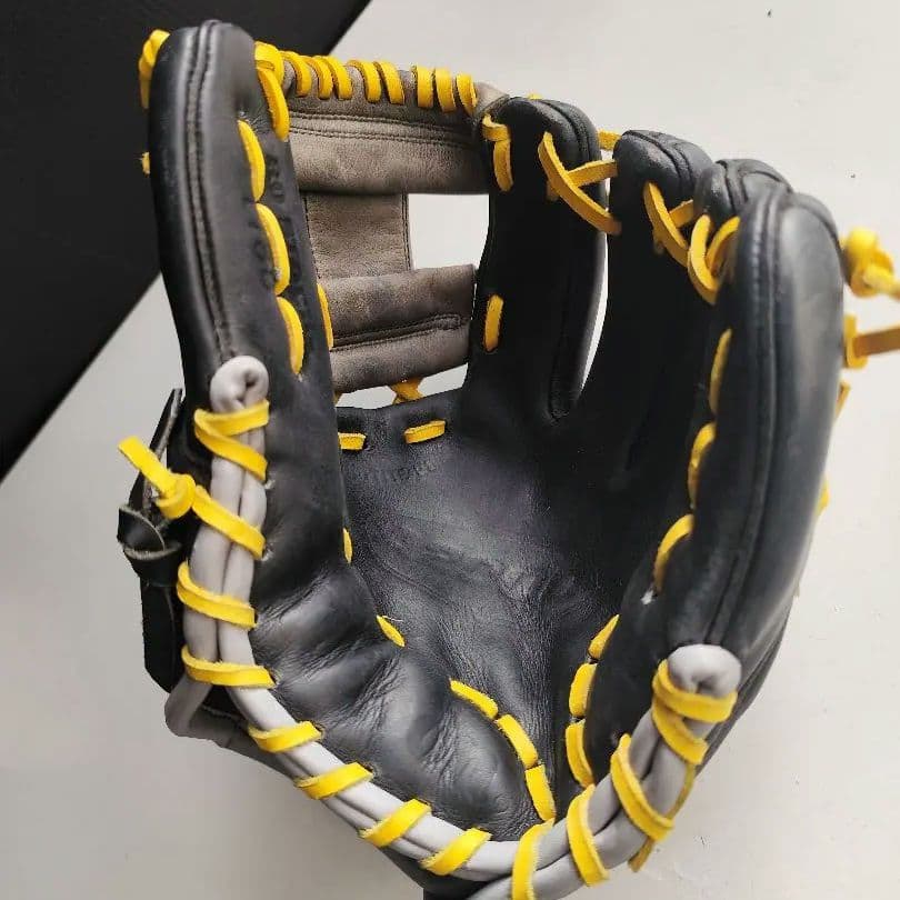 Wilson A2000 硬式グローブ ブラック/イエロー