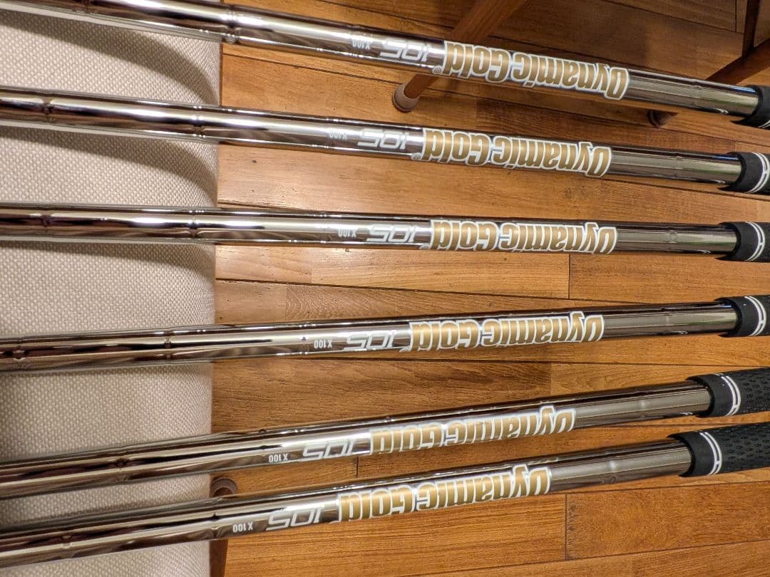 新品同様！スリクソンzxi5アイアン。5〜PW6本セット。DG105Xシャフト。