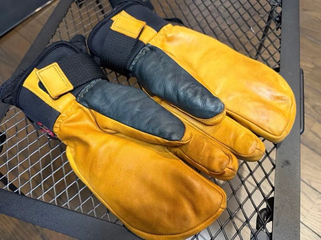 Hestra レザー 3フィンガーグローブ 黒/オレンジ　サイズ8