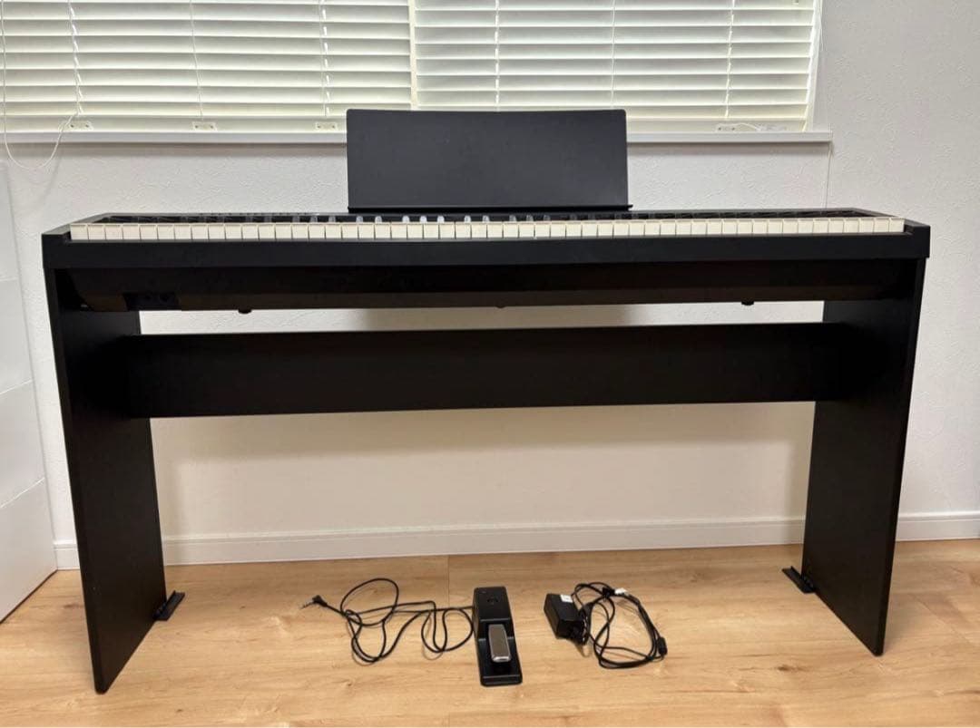 ローランド FP-30（本体、純正スタンド・ペダル）