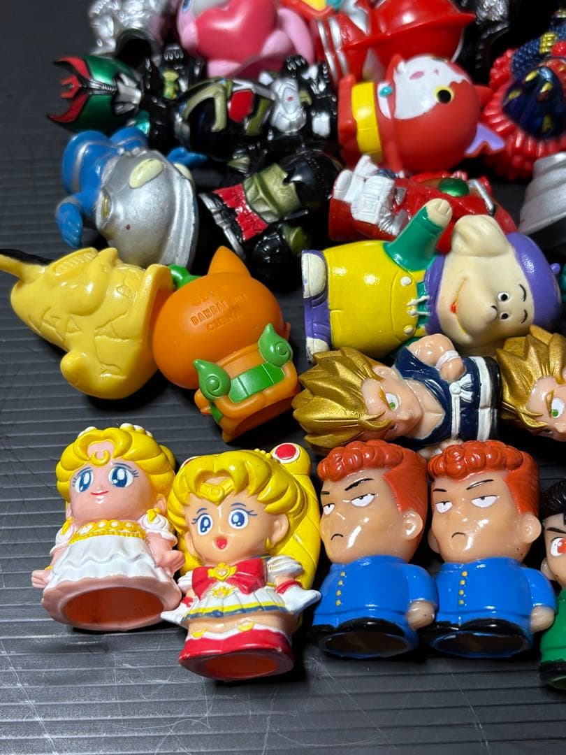 デジモン　ウルトラマン　怪獣　他　キャラクター　指人形　マスコット　セット