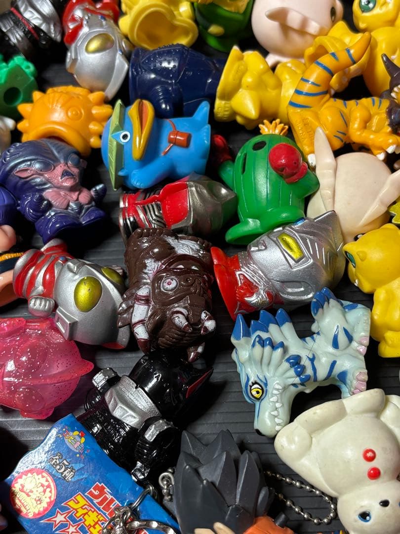 デジモン　ウルトラマン　怪獣　他　キャラクター　指人形　マスコット　セット