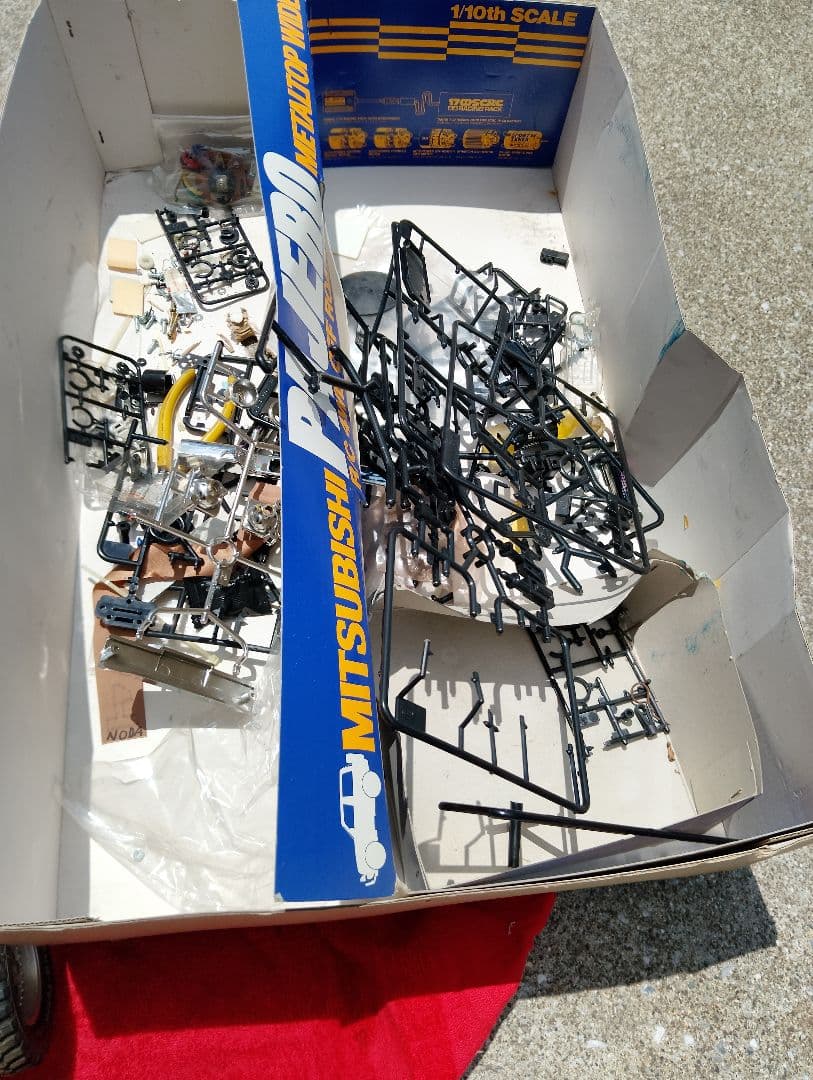 ツ*ボ様 タミヤ　三菱パジェロ メタルトップワイド 1/10 ラジコン　中古