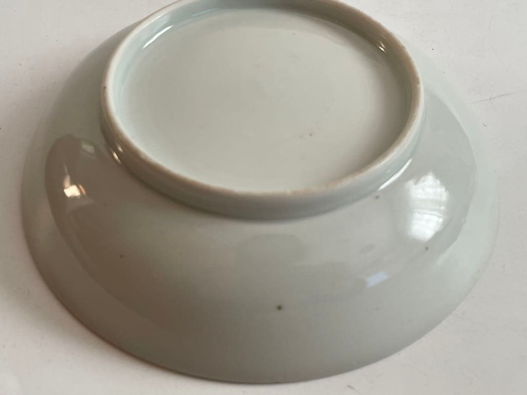 骨董　アンティーク　平戸　三川内　染付　梅に兜図　皿　丸皿　甲冑