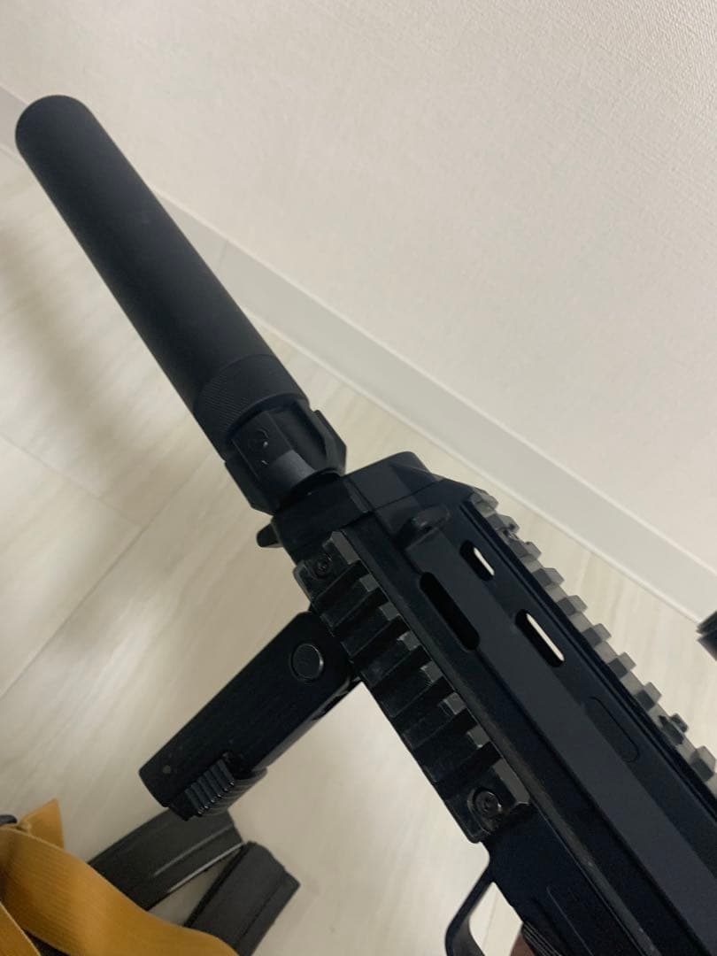 東京マルイ　電動MP7A1 サプレッサー付き