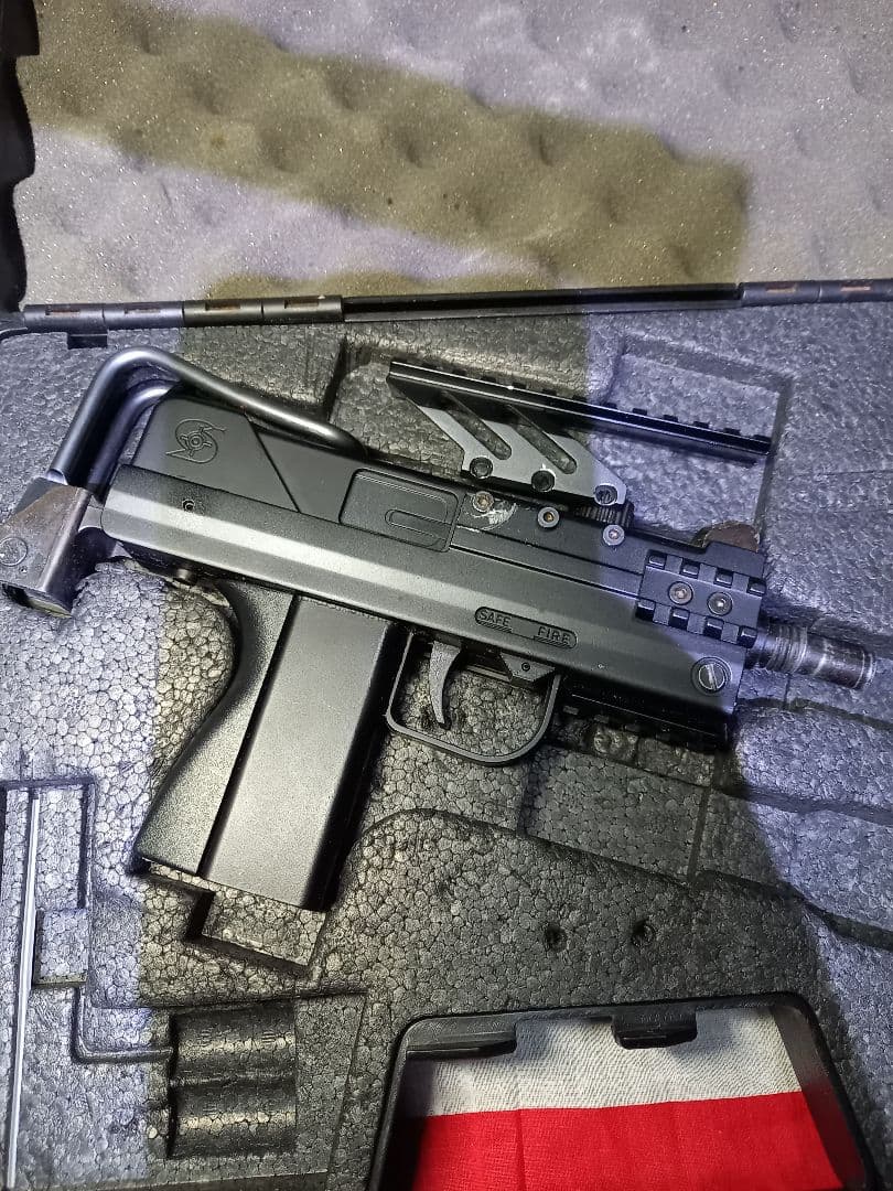 マルゼンM11 CQB サブマシンガン ブラック ケース付き