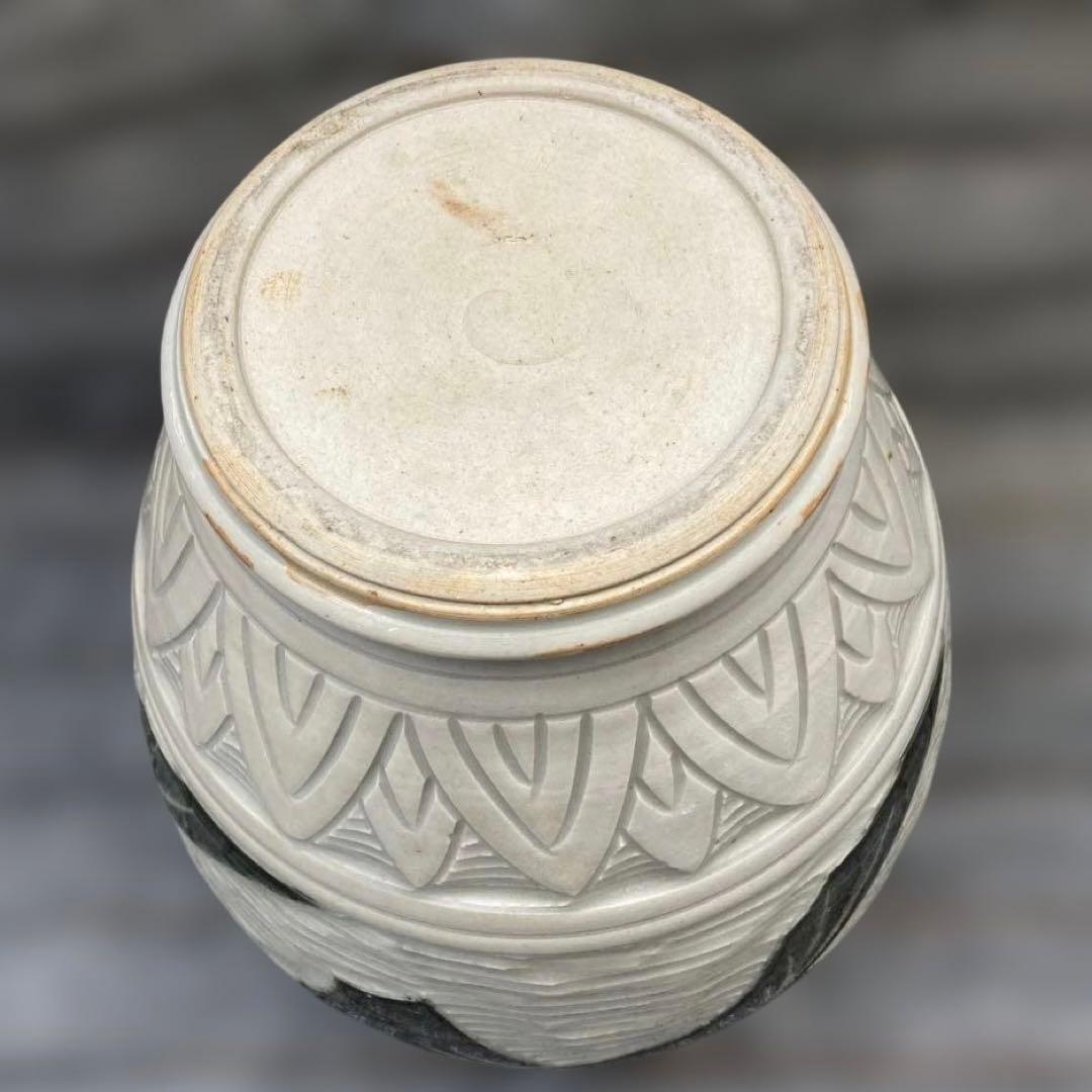 魚のモチーフ 陶器花瓶.壺