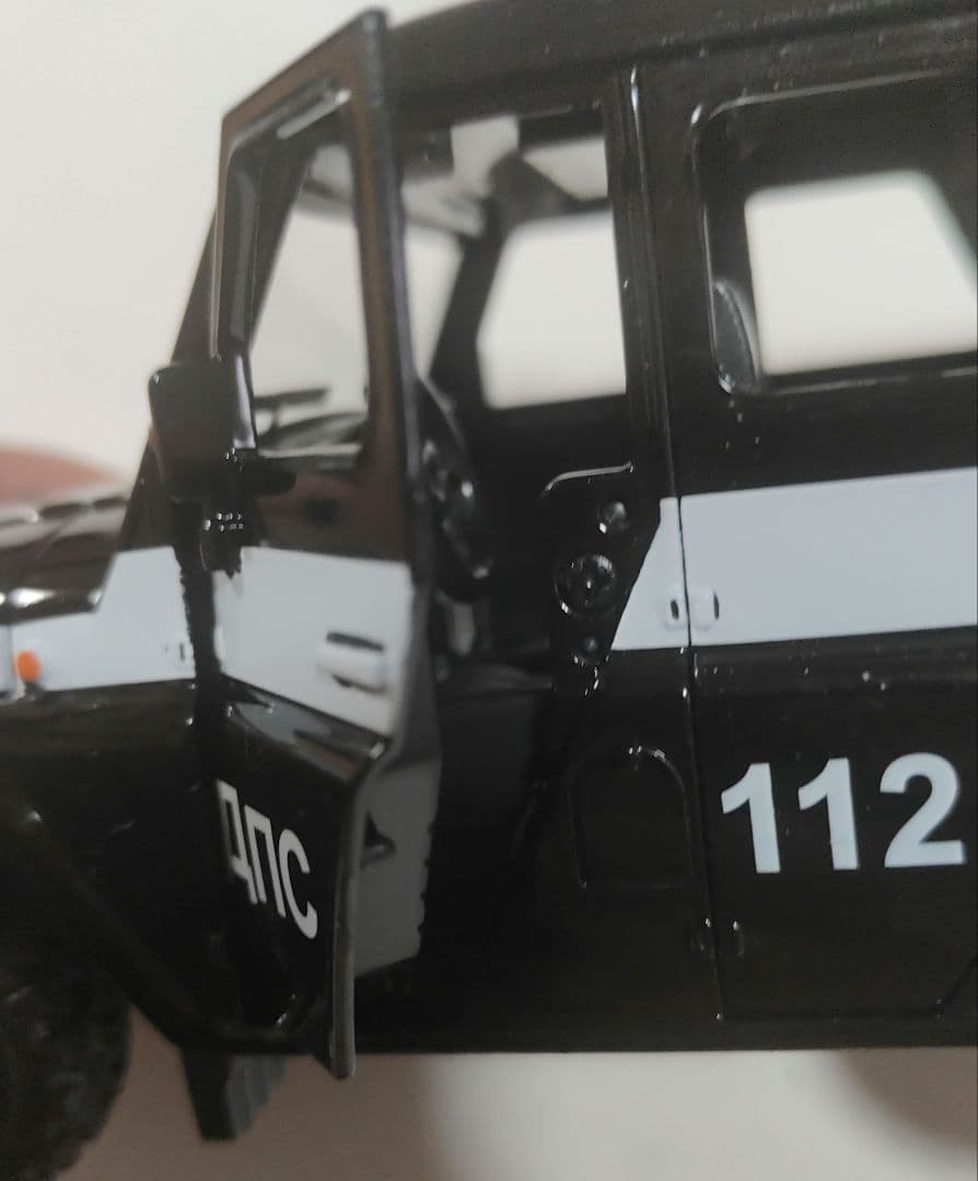 絶対希少 1/18 UAZワズ（UAZ）「ハンター」 合金製 パトロールカー