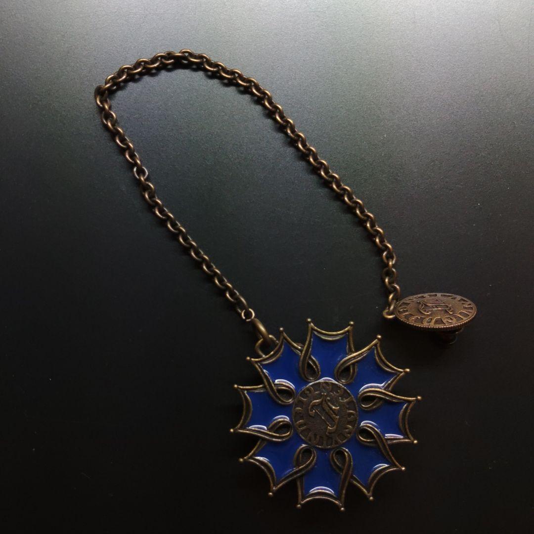 青い星形メダル チェーン付き