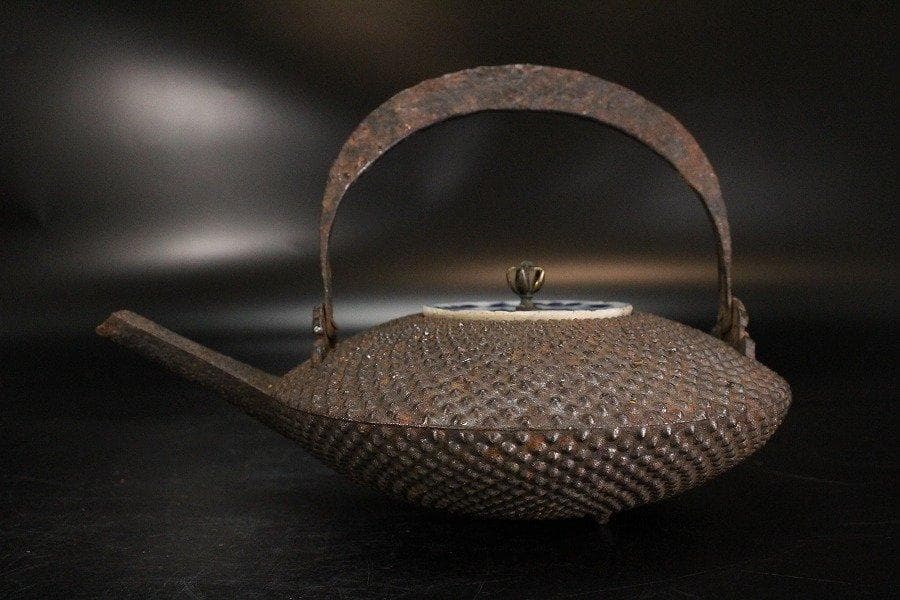茶道具 古鉄 霰 時代 鉄瓶 酒器 古染付 唐物 陶片 蓋 旧家蔵出
