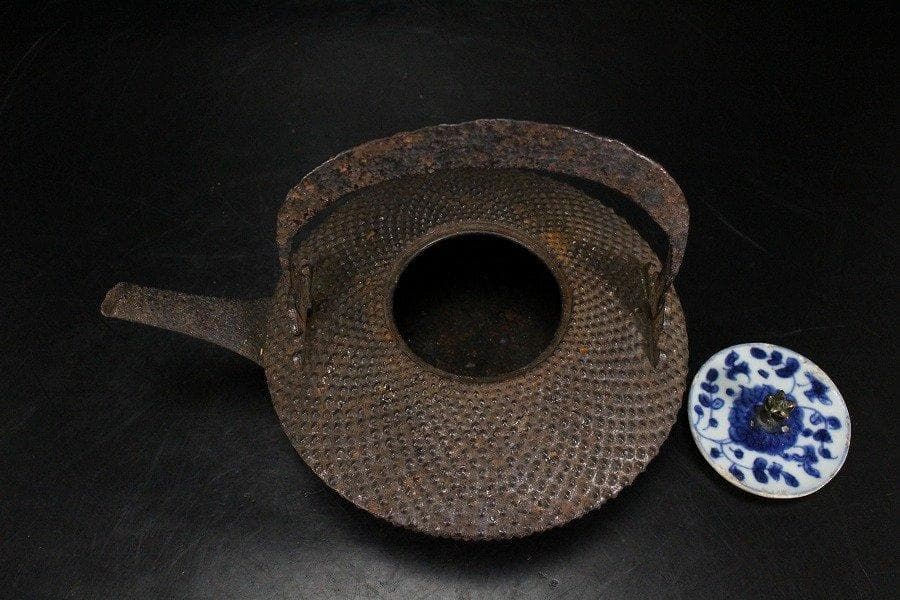 茶道具 古鉄 霰 時代 鉄瓶 酒器 古染付 唐物 陶片 蓋 旧家蔵出