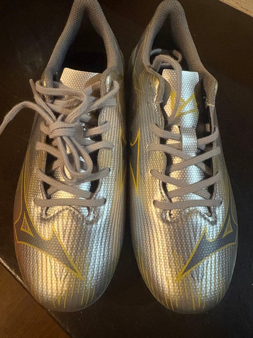 Mizuno Alpha サッカーシューズ シルバー　21.5cm