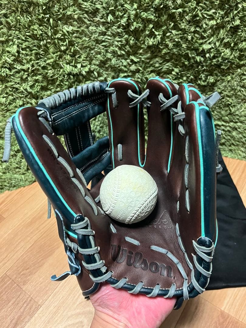 ウィルソン ワナビーヒーローデュアル 軟式内野手用1723型 ブラウン×ネイビー